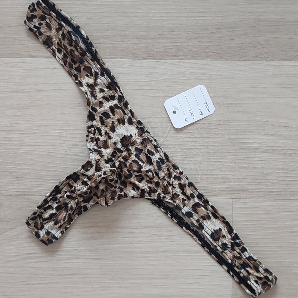String homme léopard XXL
